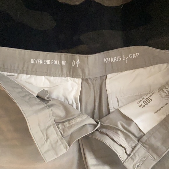 Like New Gray/Grey Gap Boyfriend Shorts 4 - Picture 3 of 3